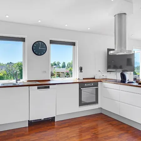 Awesome In With House Sea View