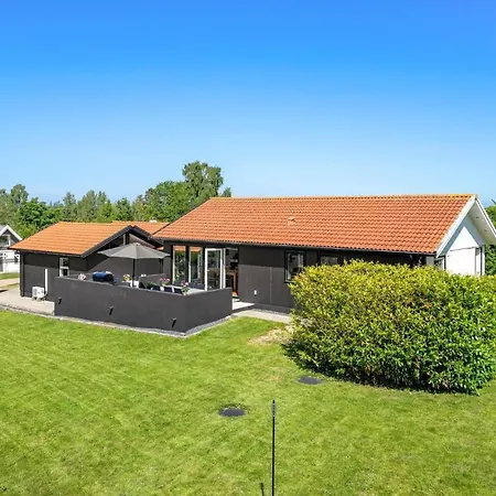 Awesome In With House Sea View