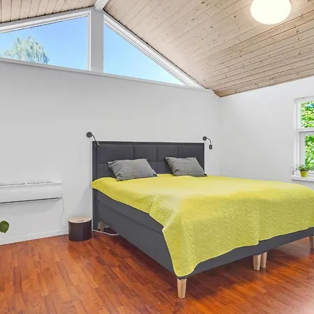 Awesome In With House Sea View